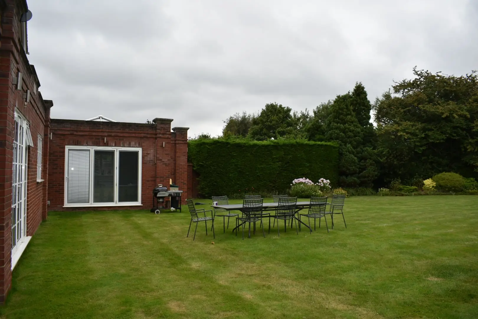 Sutton garden, before work began (2)