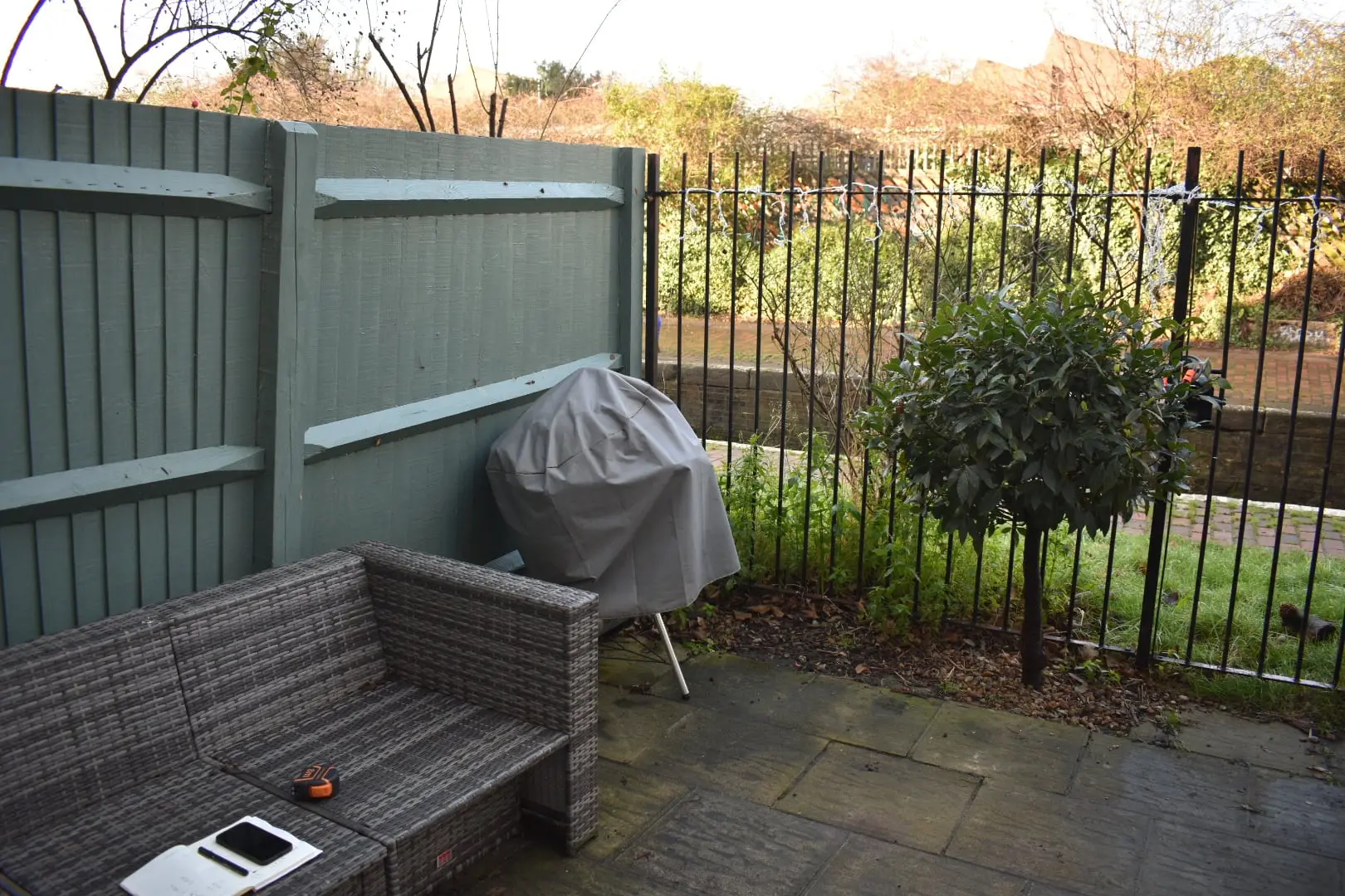Victoria Park garden, before work began (2)